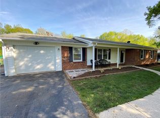 202 Stonehedge Dr, King, NC 27021