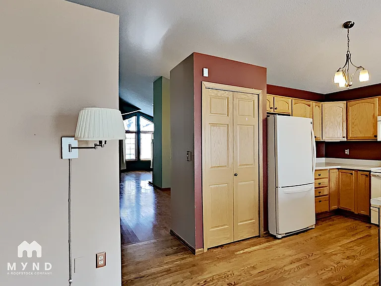2402 S Gray Dr — Photo 14