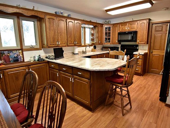 4th image of 225 Terrace Dr S #E