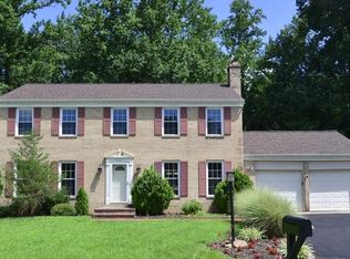 4001 Rainbow Glen Ct, Annandale, VA 22003