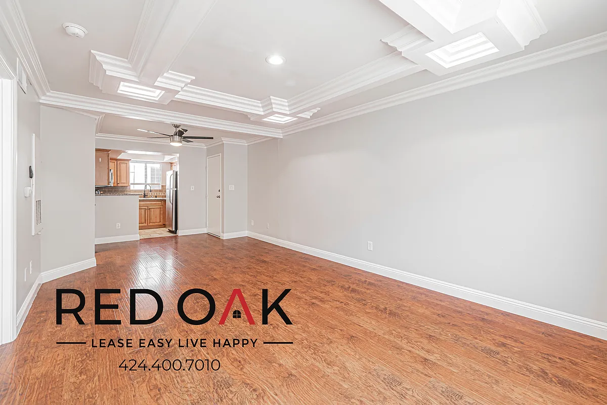 Building Photo - 5325 Cartwright Ave #107