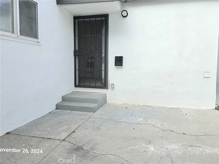 10916 S Inglewood Ave #1/2 — Photo 4