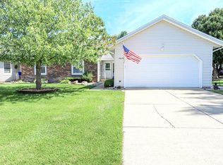 52074 Grange Dr, South Bend, IN 46637