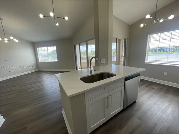 2850 N Oakland Forest Dr APT 305, Fort Lauderdale, FL 33309