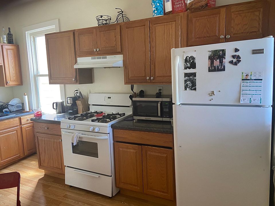 1st image of 2432 N Ashland Ave #3