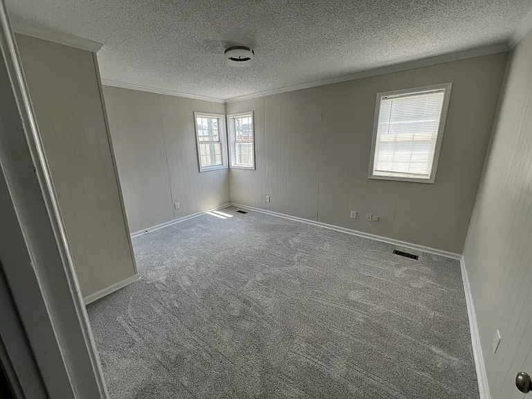 823 Shull St — Photo 12