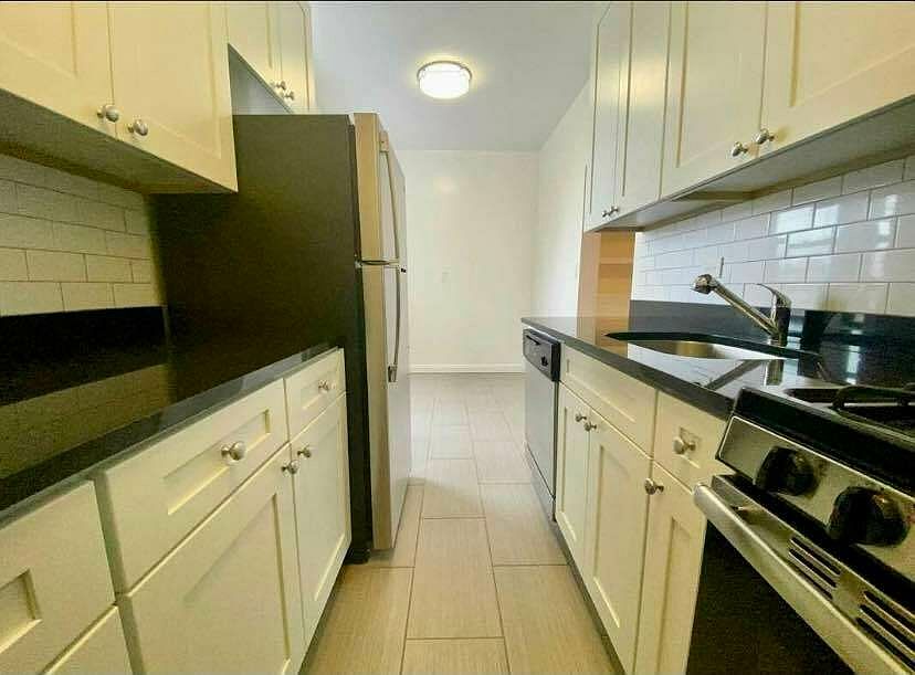 1st image of 172-90 Highland Ave #4B