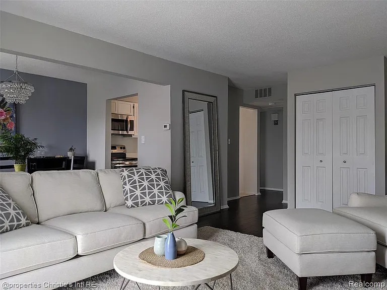 1514 Normandy Rd #203 — Photo 5