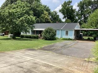 6115 Kinghurst Dr, Charlotte, NC 28216