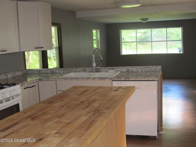 5th image of 3779 Lewis Road