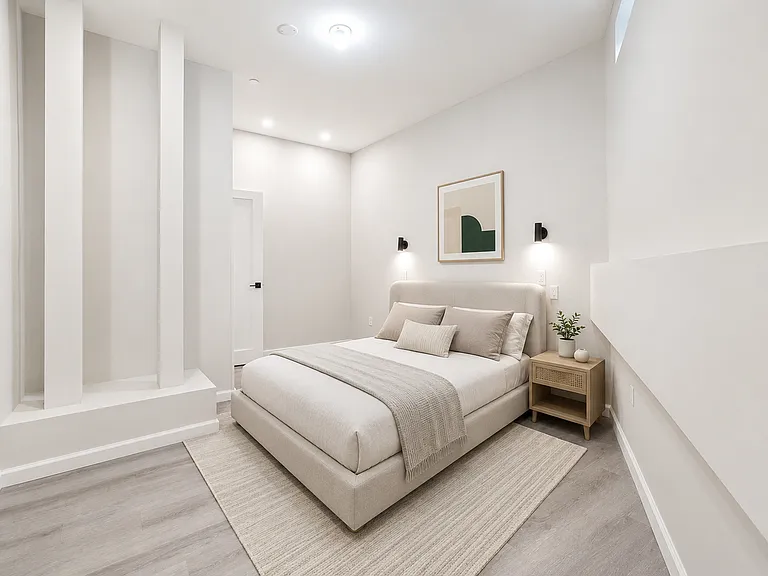 61 Delmonico Pl #1R — Photo 11