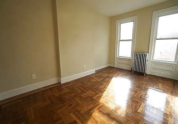 3rd image of 966 E 156th St #2