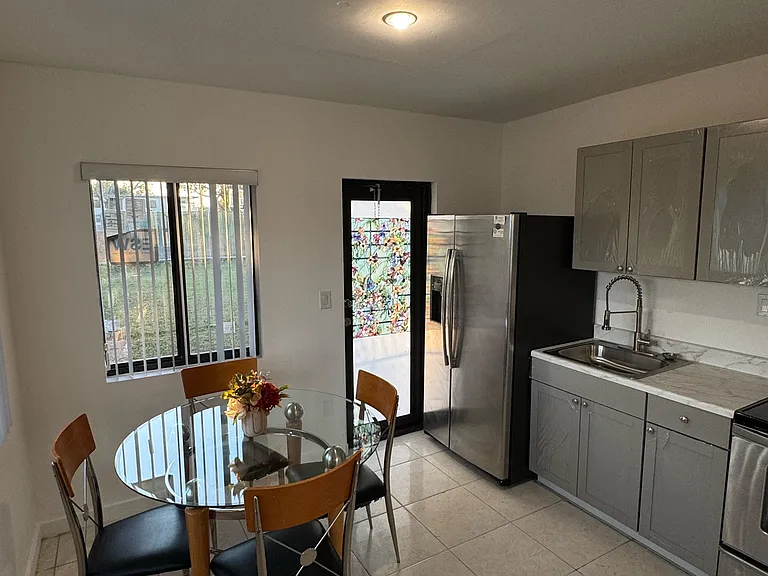 49 NW 30th Ave #2 — Photo 18