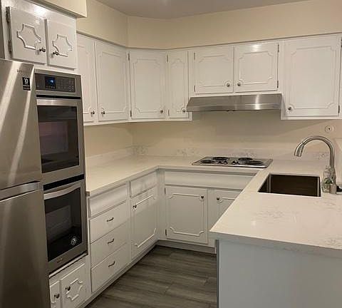2nd image of 12 Duane St #1