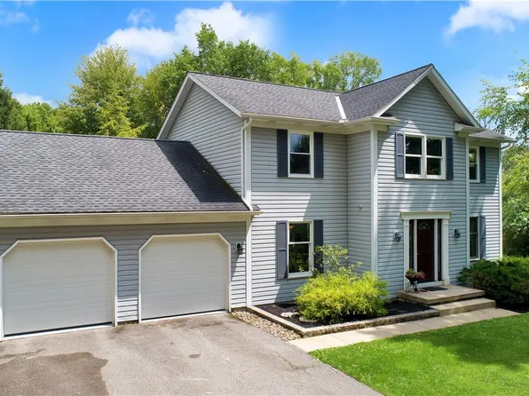 14735 Munnberry Oval, Newbury, OH 44065