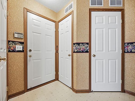 4th image of 1839 Riverwood Dr #17