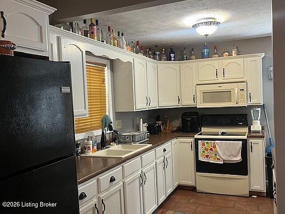 5th image of 641 S Riverbend Rd