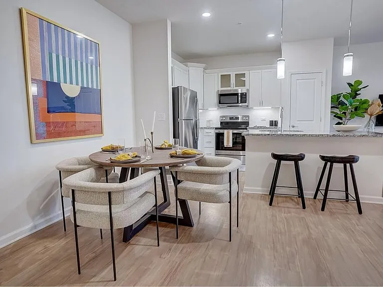 Evolve at Parkway Apartment Homes — Photo 31