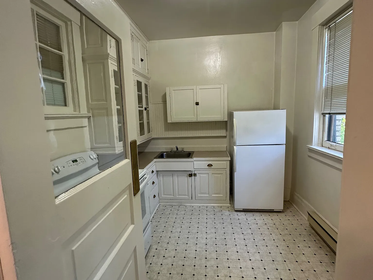 1 bed, 875 sqft, $1,100 — Photo 4