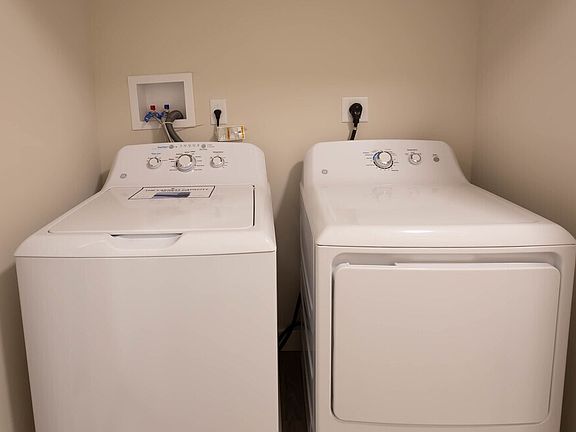 In unit full size laundry