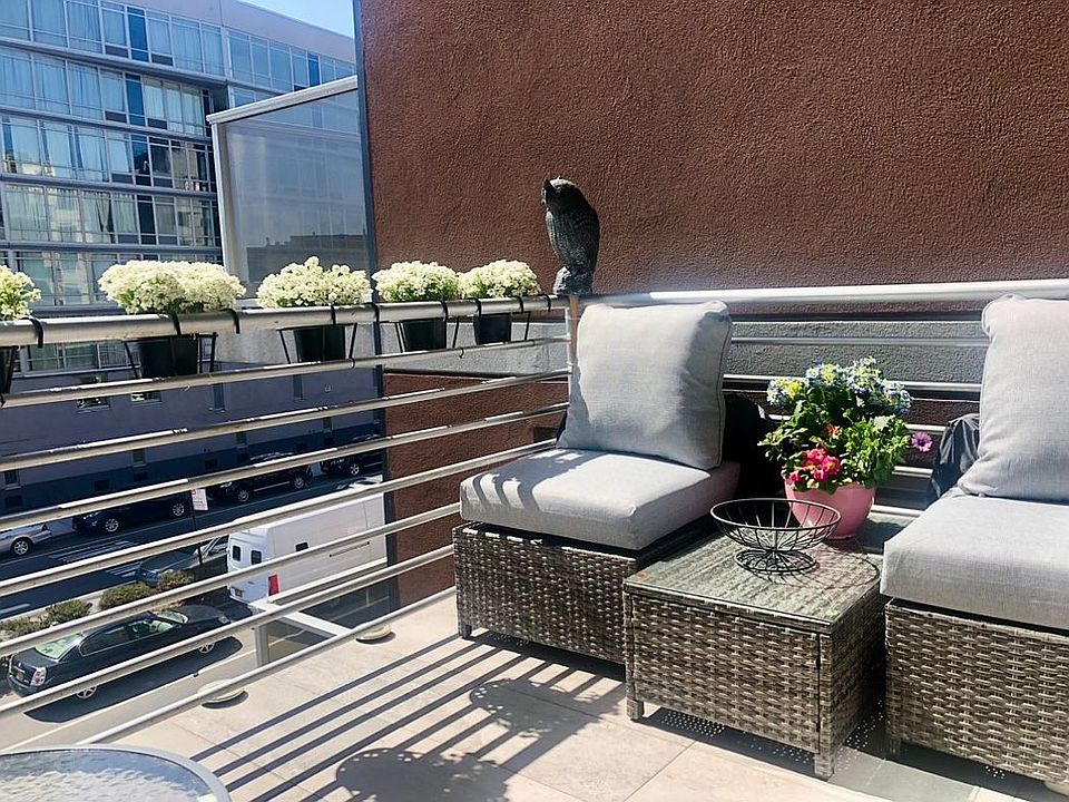 2nd image of 2784 E 12th St APT 3A