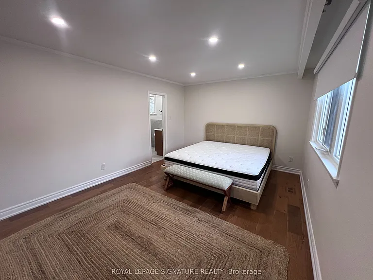 195 Upper Canada Dr — Photo 16