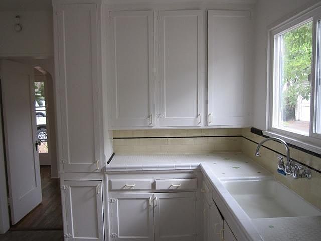 2nd image of 417 W Alamar Ave