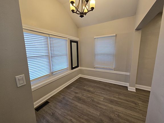 4th image of 185 S Pick Ave