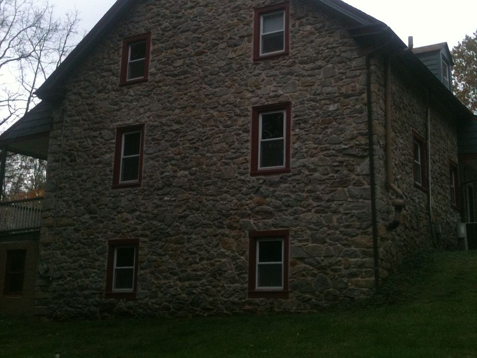 2nd image of 150 Witmer Rd