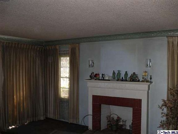 3rd image of 1419 W 79th St