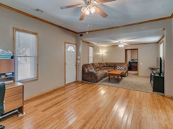 3rd image of 316 Oak Ave