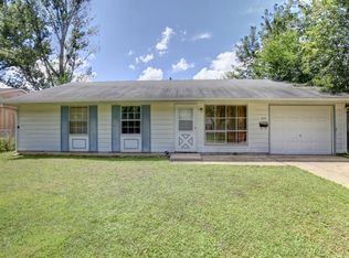 505 Macarthur Dr, Urbana, IL