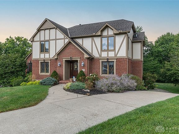 3rd image of 3341 Parkhill Dr