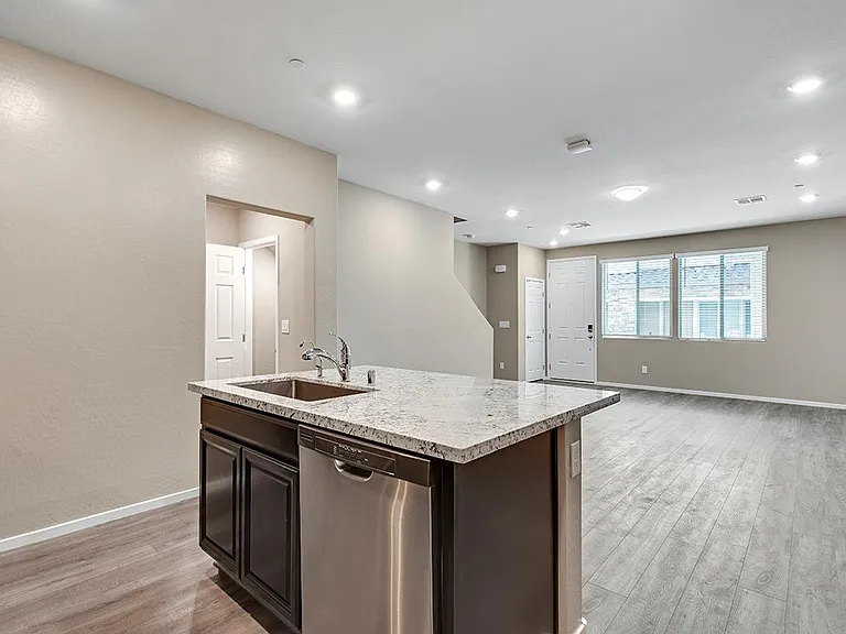 6238 Mavora Lakes St — Photo 14