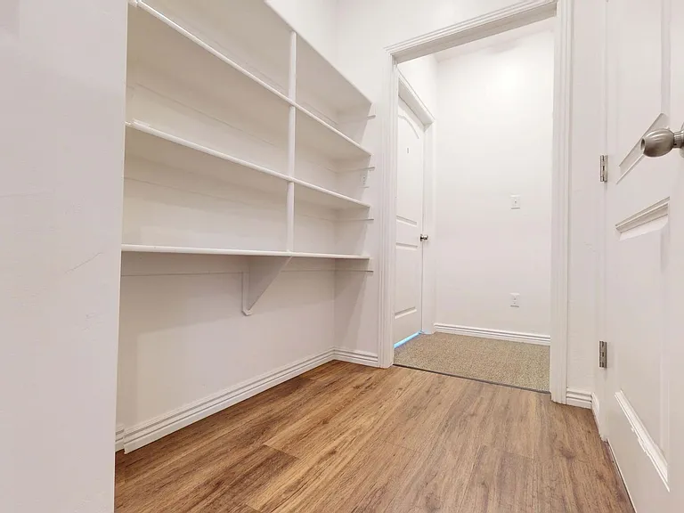 1055 W 400 N — Photo 22