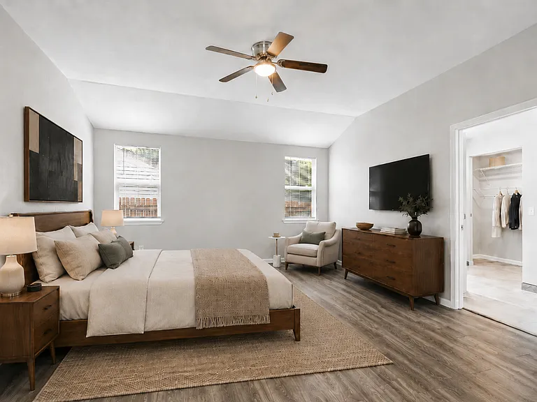 Ensuite bedroom staged 1