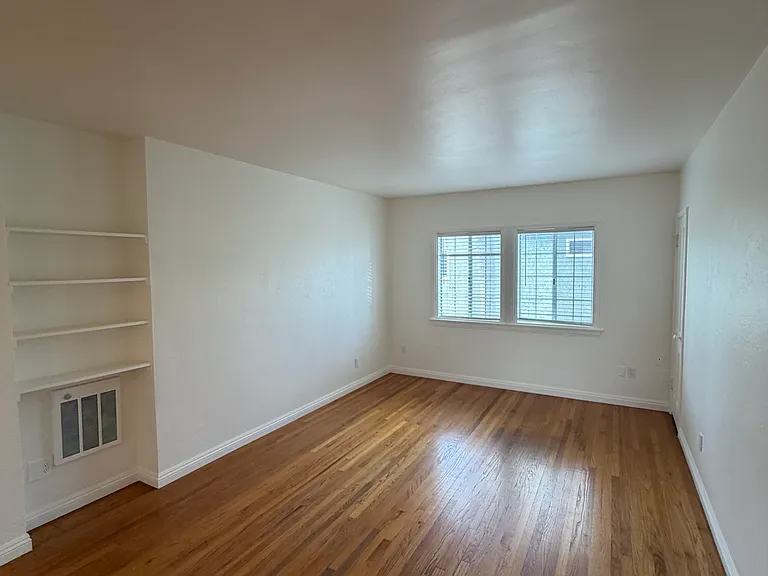 4430 Boundary St — Photo 6