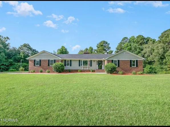 210 Millbrook Ave #A, Clinton, NC 28328