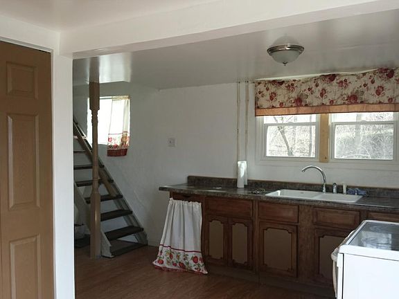 3rd image of 1217 Tip Top Ave
