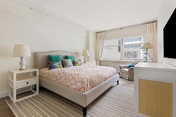 Sold by New York Casas Ltd. | media 17