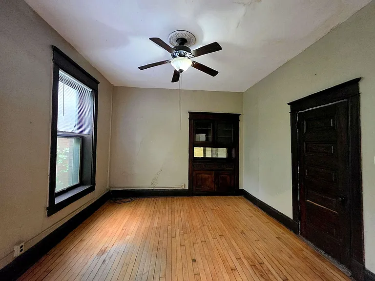 296 Bates — Photo 15