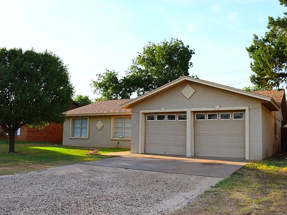 2nd image of 333 Pecan St