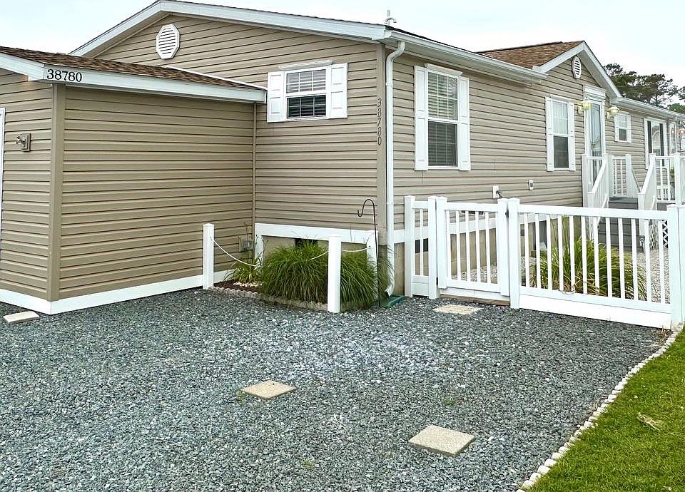 1st image of 38780 Grant Ave #52