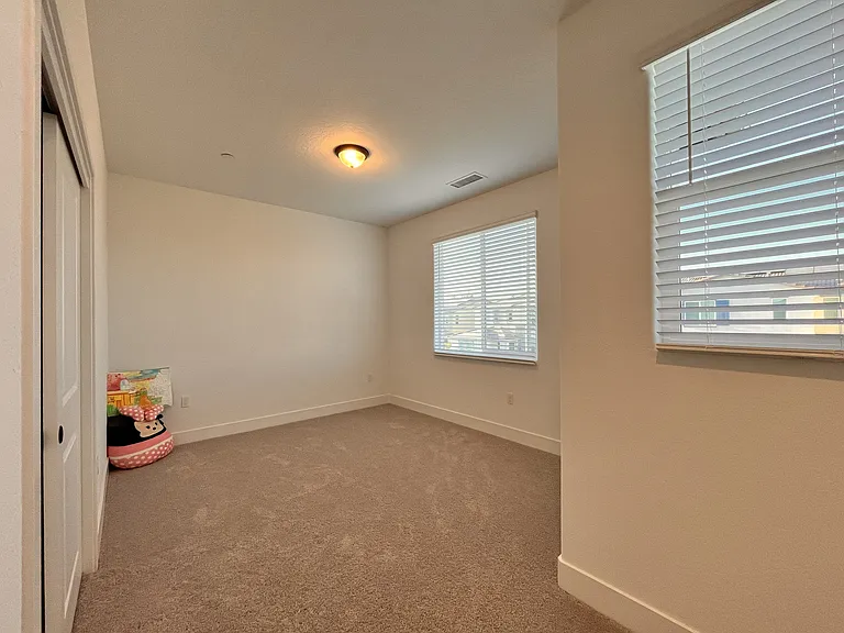 2827 E Colina Dr — Photo 9