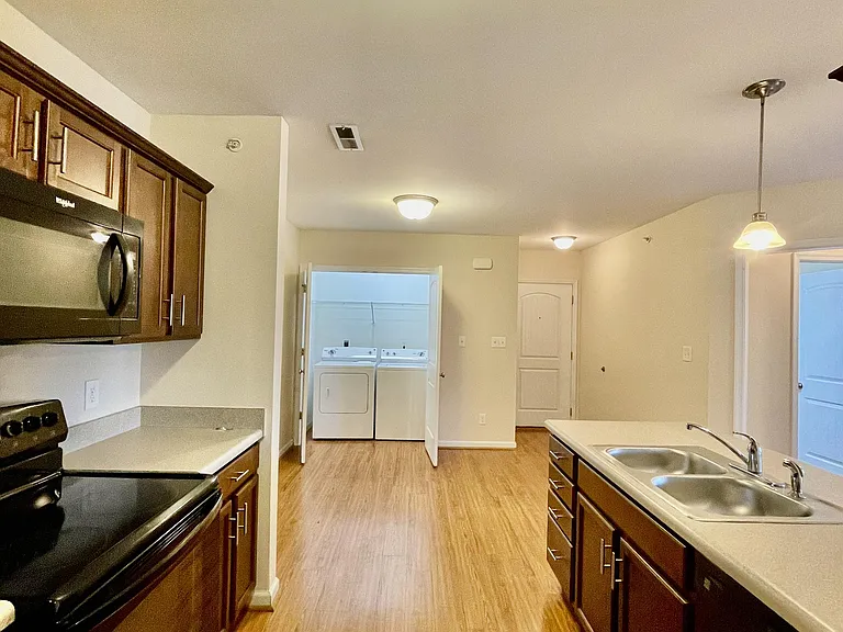101 Colonnade St #305 — Photo 4