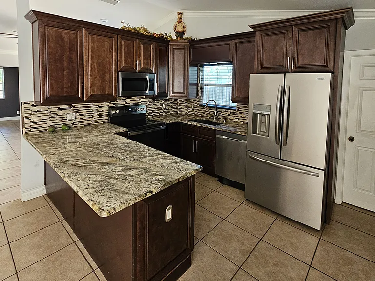 17424 Lee Rd — Photo 8