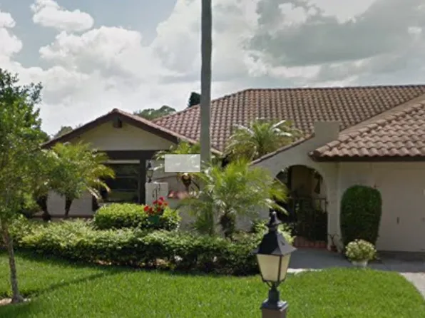 7261 Golf Pointe Way, Sarasota, FL 34243