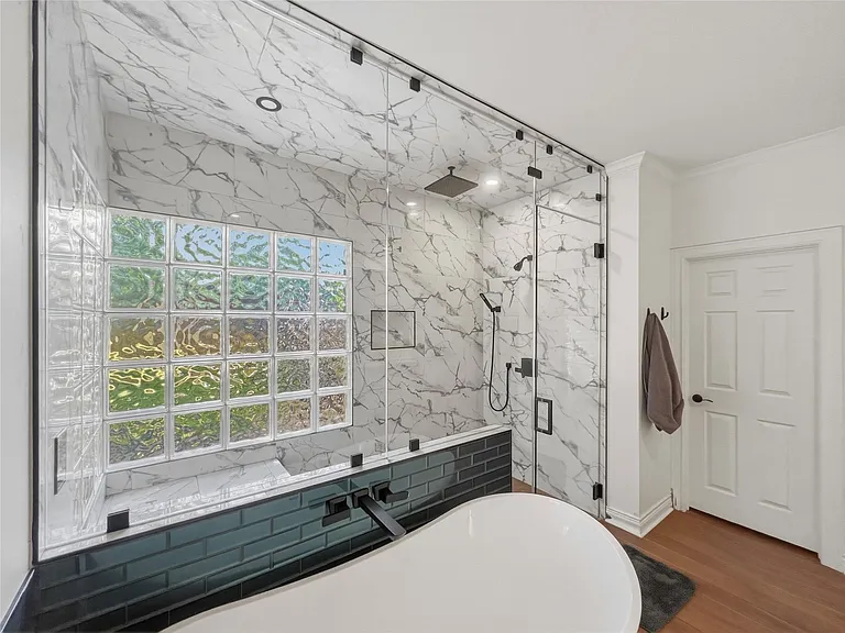 6 Candleleaf Ct — Photo 22