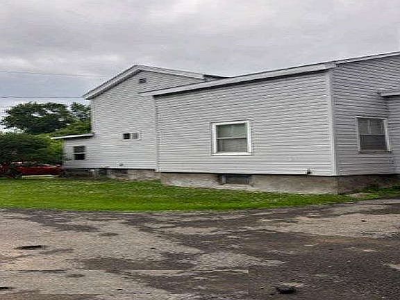 2nd image of 1543 Neilson St