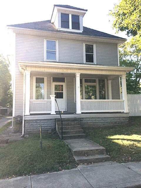 296 Chestnut St photo 1